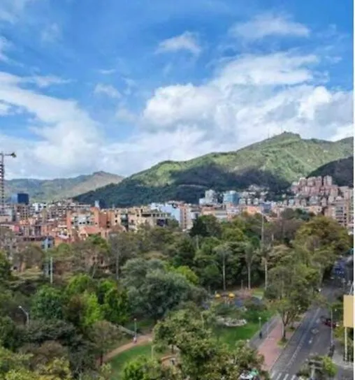 Апартаменты Exclusive Loft 505 Across From El Virrey Park Богота