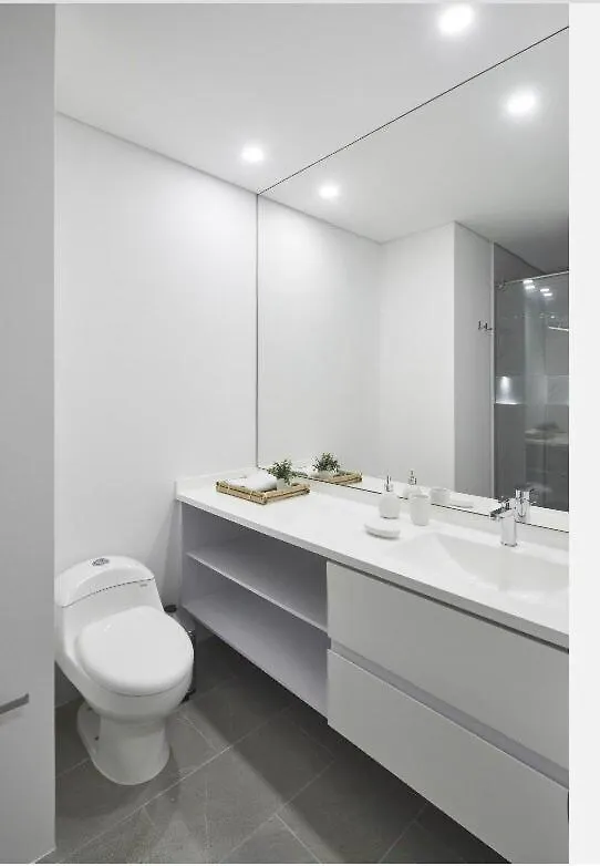 Апартаменты Exclusive Loft 505 Across From El Virrey Park Богота
